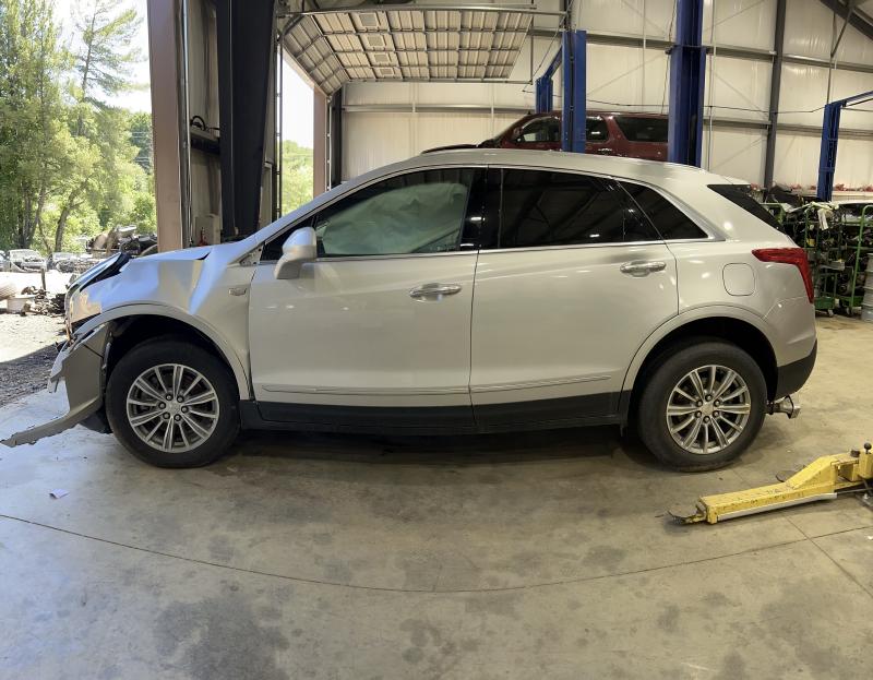 2019 Cadillac XT5 Center Pillar