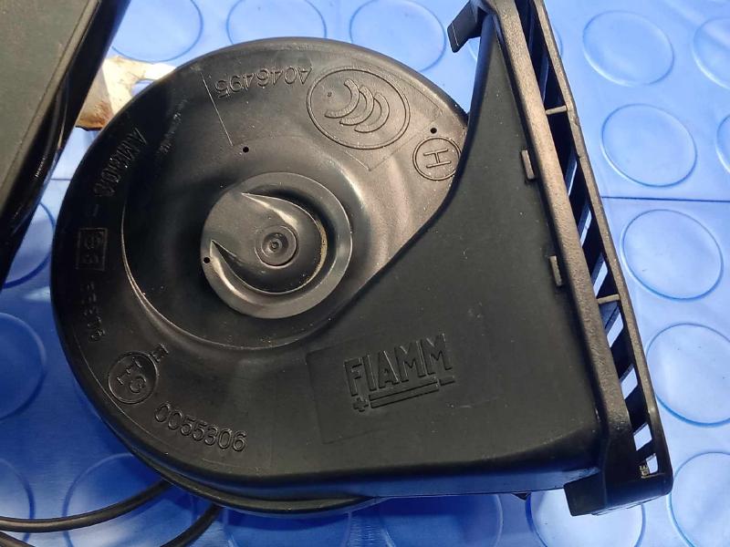 2011 Chevrolet Impala Horn
