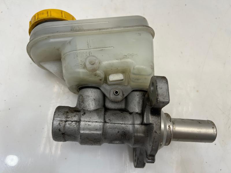 2016 - 2018 Subaru Forester Brake Master Cylinder Assembly OEM 26401FJ130