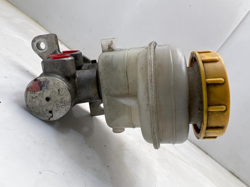 2016 - 2018 Subaru Forester Brake Master Cylinder Assembly OEM 26401FJ130