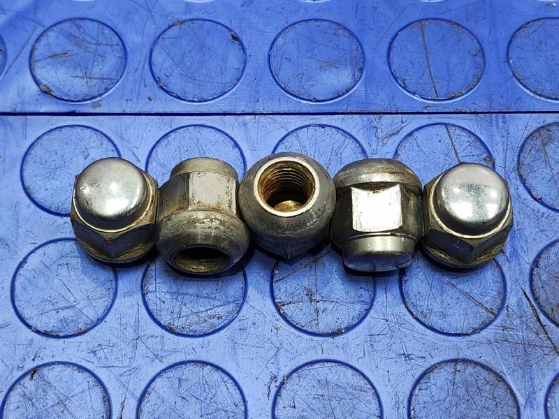 2016 Honda Civic Lug Nuts