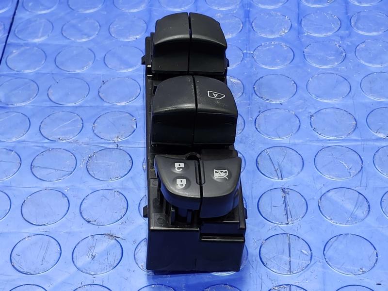 2025 Nissan Versa Door Switch Front