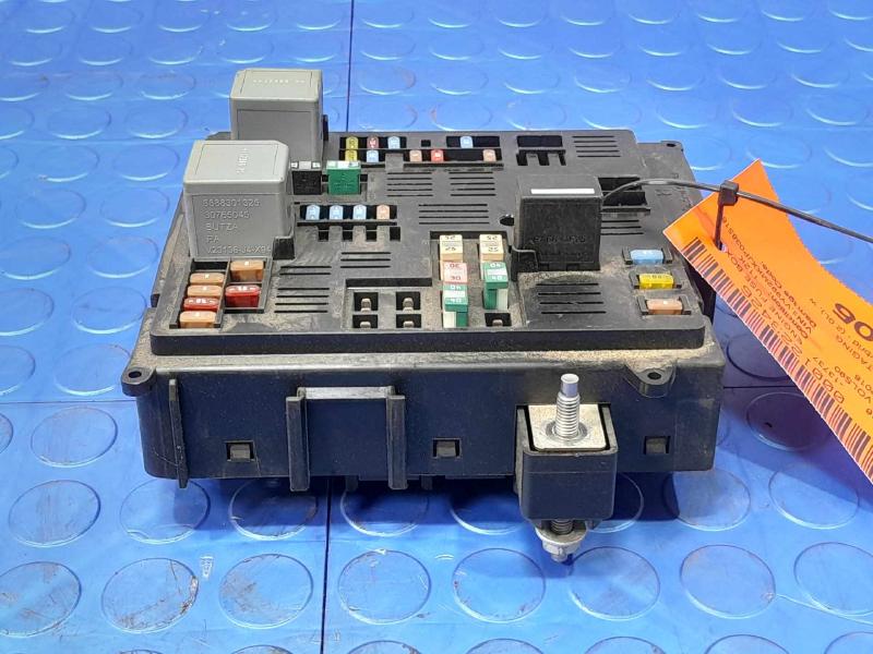 2018 Volvo S90 Engine Fuse Box