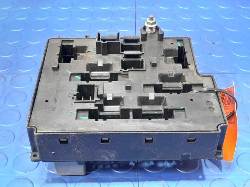 2018 Volvo S90 Engine Fuse Box