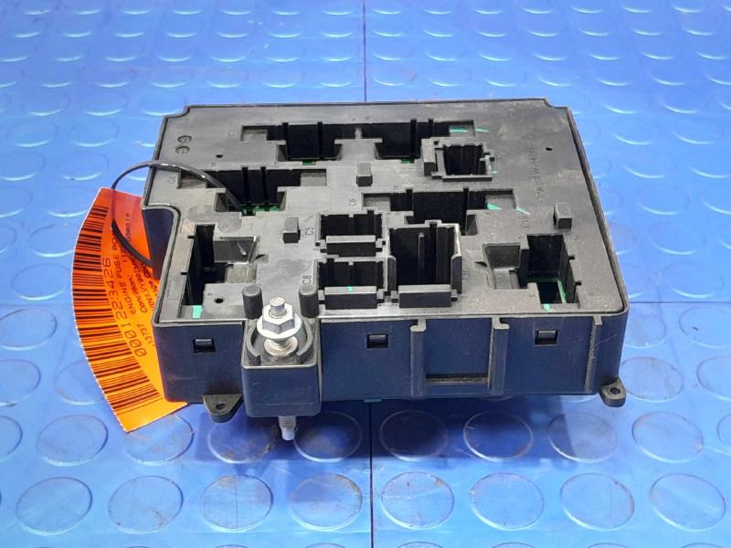 2018 Volvo S90 Engine Fuse Box