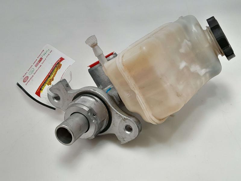 2013-2014 Cadillac ATS Brake Master Cylinder Assembly Genuine OEM 22909761