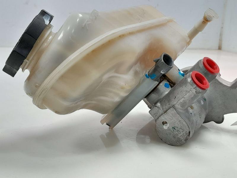 2013-2014 Cadillac ATS Brake Master Cylinder Assembly Genuine OEM 22909761
