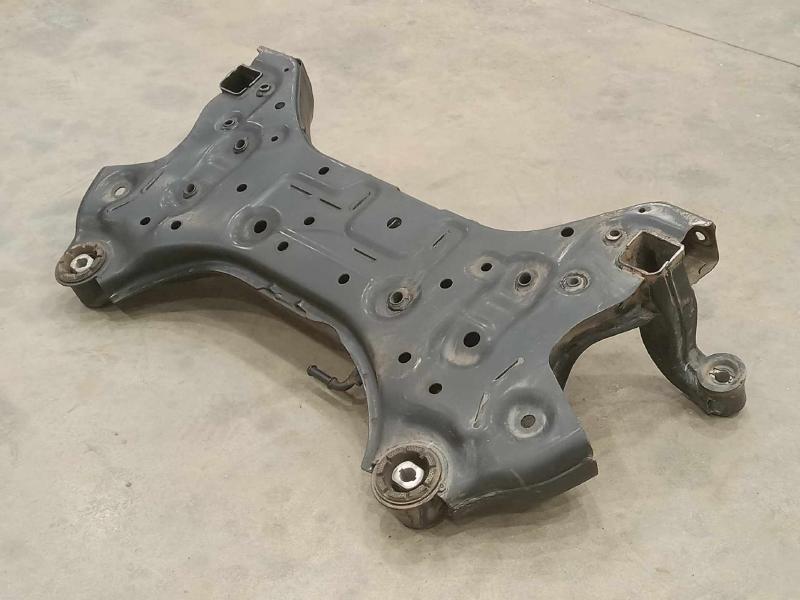 2017 Kia Sedona Crossmember/Cradle/Undercarria