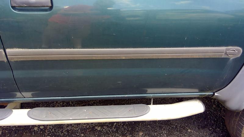 2000 2001 Nissan Xterra Front Door Molding RH Passenger Side OEM 808707Z000