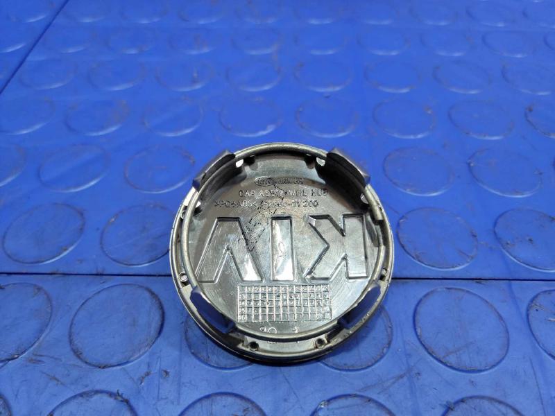 2016 Kia Sedona Center Cap