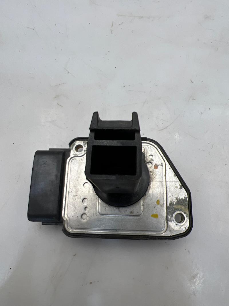 2000 - 2004 Toyota Tundra 4.7L MAF Mass Air Flow Sensor OEM 222040F010
