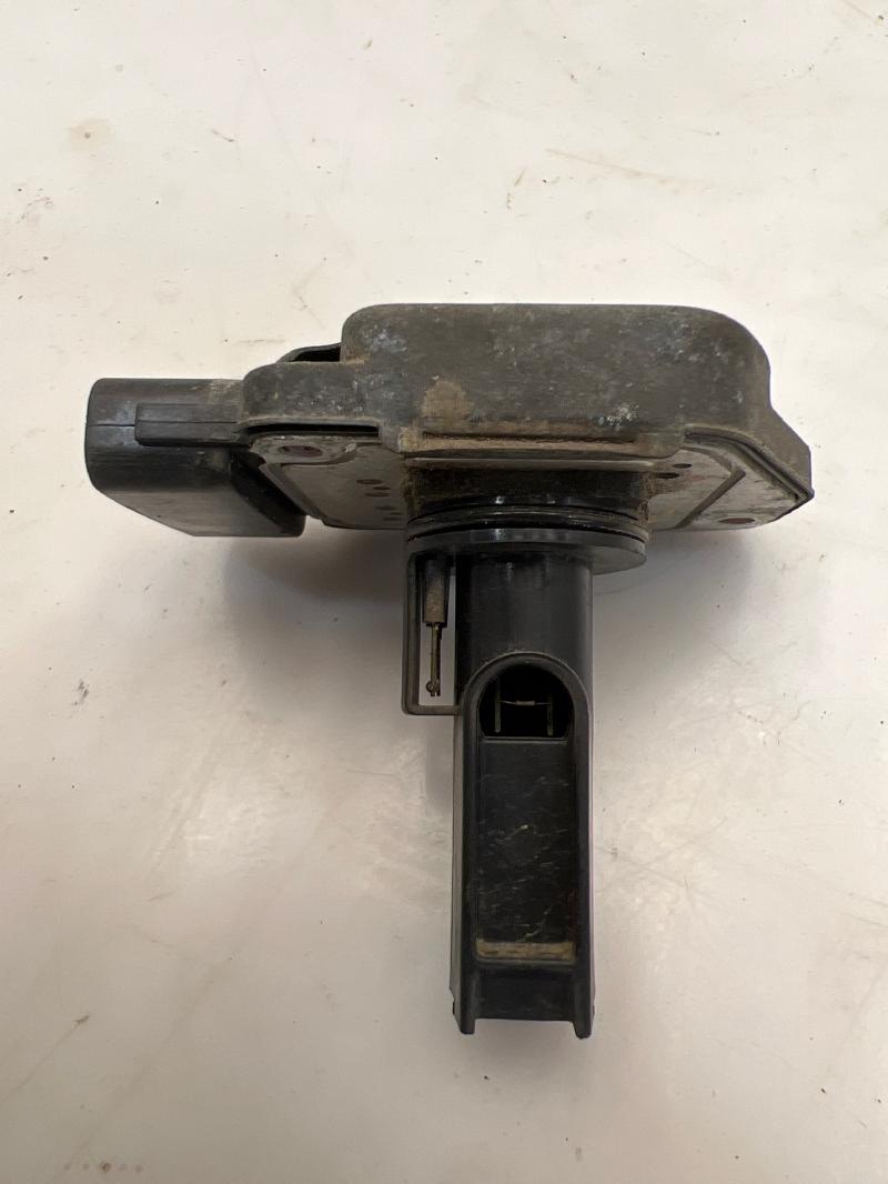2000 - 2004 Toyota Tundra 4.7L MAF Mass Air Flow Sensor OEM 222040F010