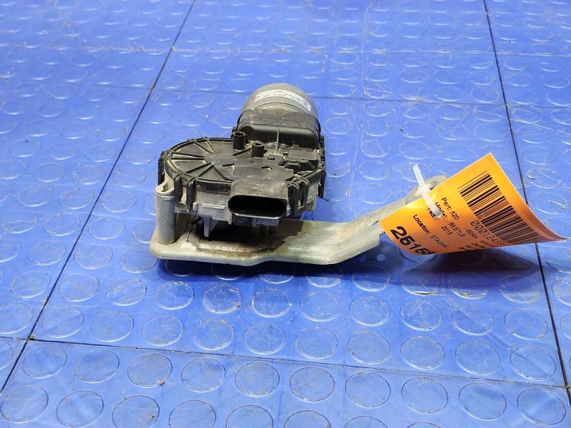 2012-2019 Volkswagen Beetle Windshield Wiper Motor Genuine OEM 561955119A