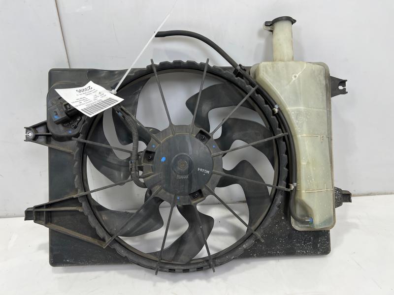 2017 2018 Hyundai Elantra Sedan 2.0L Engine Cooling Fan Assembly OEM 25380F2000