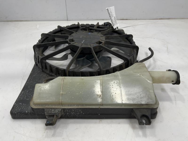2017 2018 Hyundai Elantra Sedan 2.0L Engine Cooling Fan Assembly OEM 25380F2000