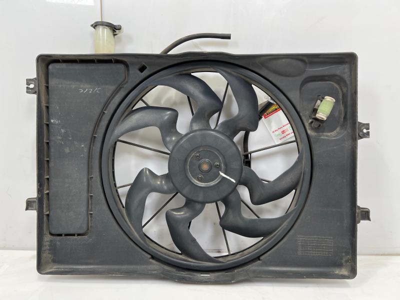 2017 2018 Hyundai Elantra Sedan 2.0L Engine Cooling Fan Assembly OEM 25380F2000