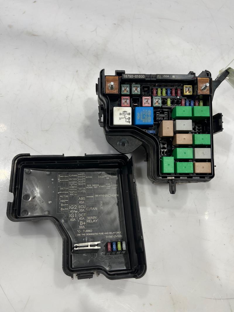 2012 - 2014 Hyundai Veloster Engine Compartment Fuse Box Relay Box OEM 912362V625
