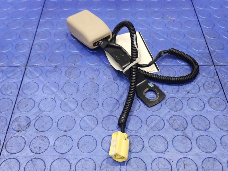 2018 Subaru Legacy Front Seat Belt