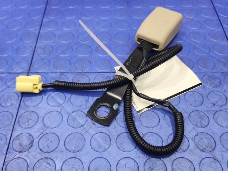 2018 Subaru Legacy Front Seat Belt
