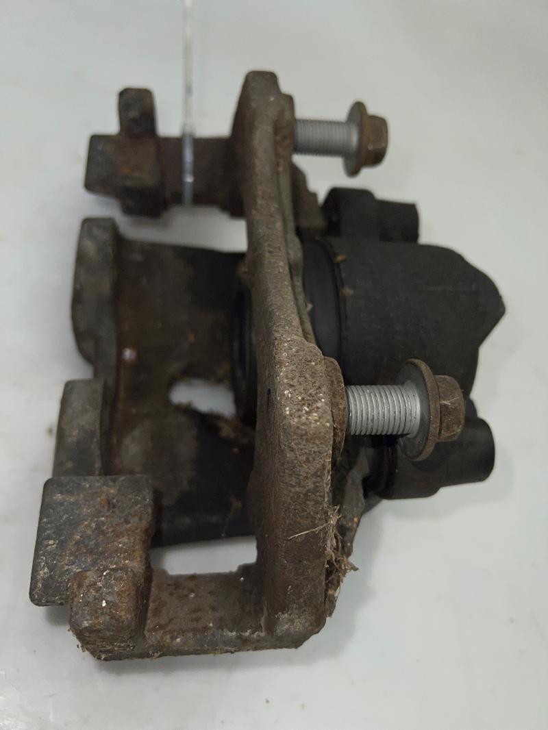 2005 - 2007 Ford Escape Hybrid Front Brake Caliper LH Driver Side OEM 7L8Z2B121B