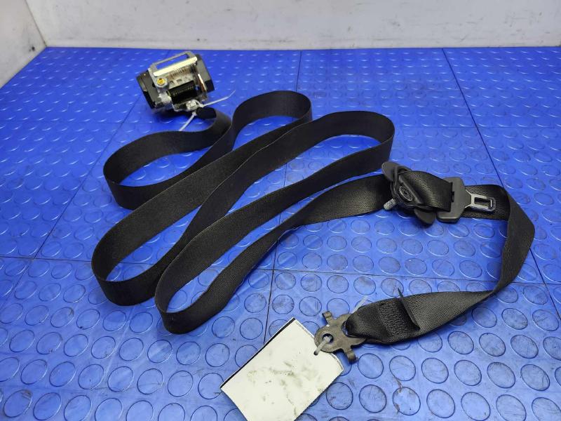 2011 BMW 535i Front Seat Belt