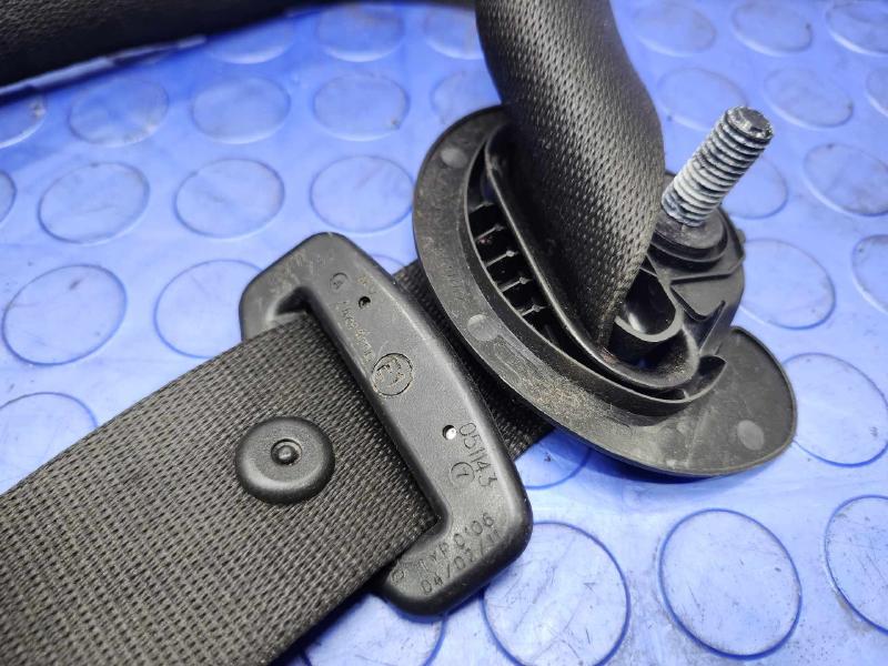 2011 BMW 535i Front Seat Belt