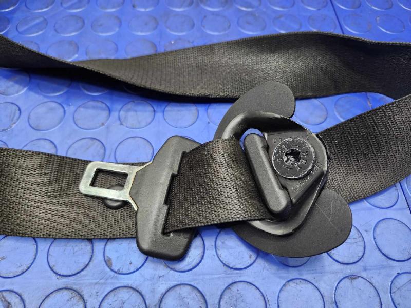 2011 BMW 535i Front Seat Belt