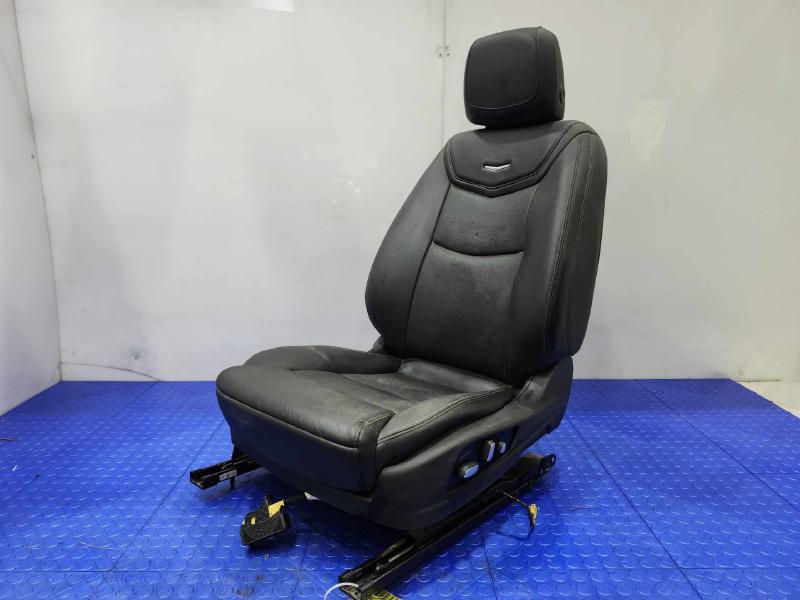 2019 Cadillac XT5 Front Seat