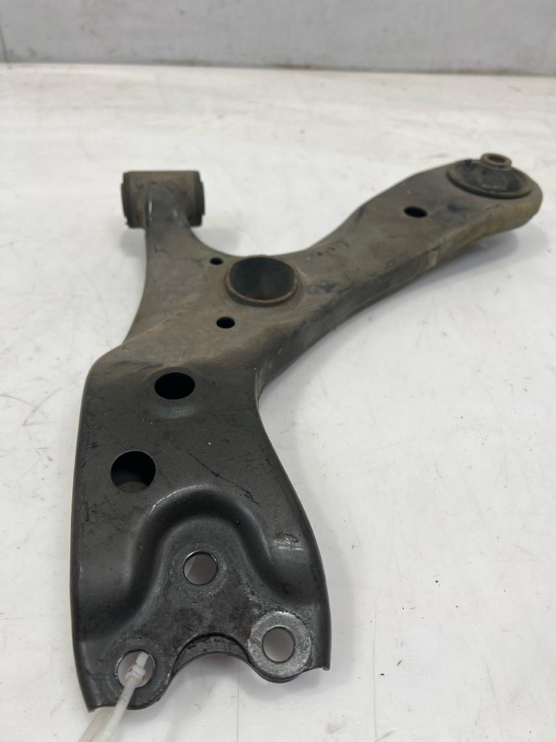 2010 - 2015 Toyota Prius Front Lower Control Arm RH Passenger Side OEM 4806847050