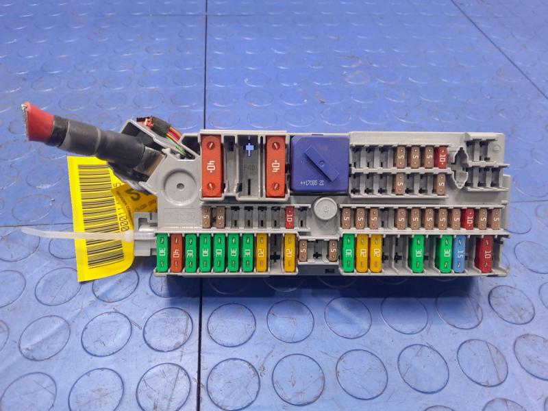 2018 BMW 740I Cabin Fuse Box