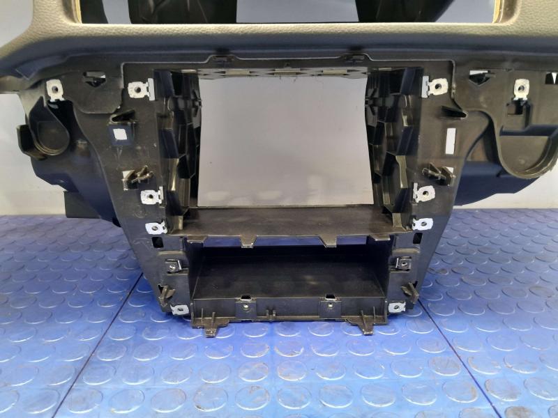 2014 Volkswagen Passat Dash Panel