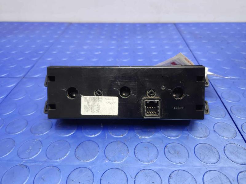 2009 Volkswagen Routan Heater A/C Control