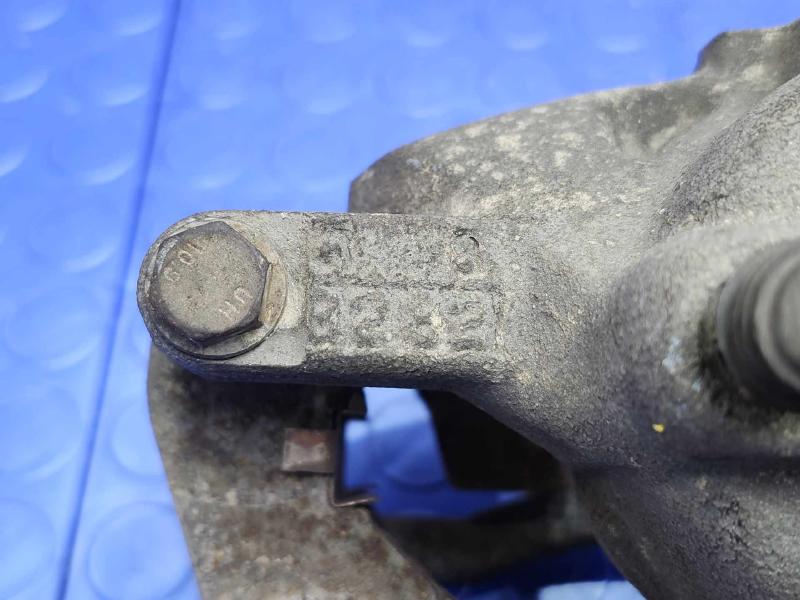 2009 Volkswagen Routan Caliper