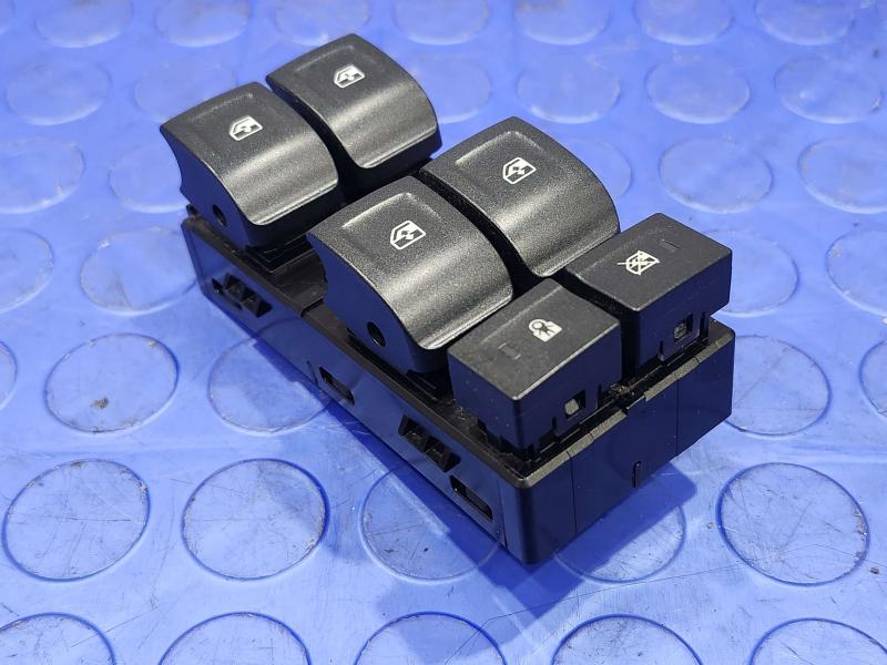 2015 GMC Yukon XL Door Switch Front