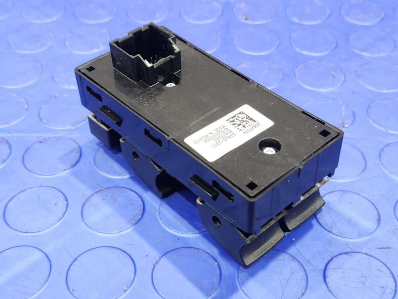 2015 GMC Yukon XL Door Switch Front