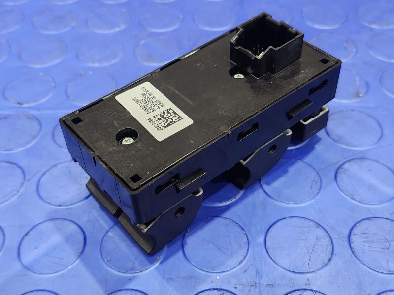2015 GMC Yukon XL Door Switch Front