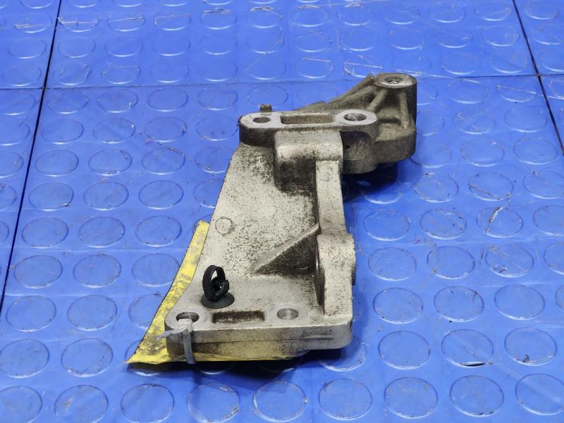 2018 Jeep Renegade Alternator Bracket