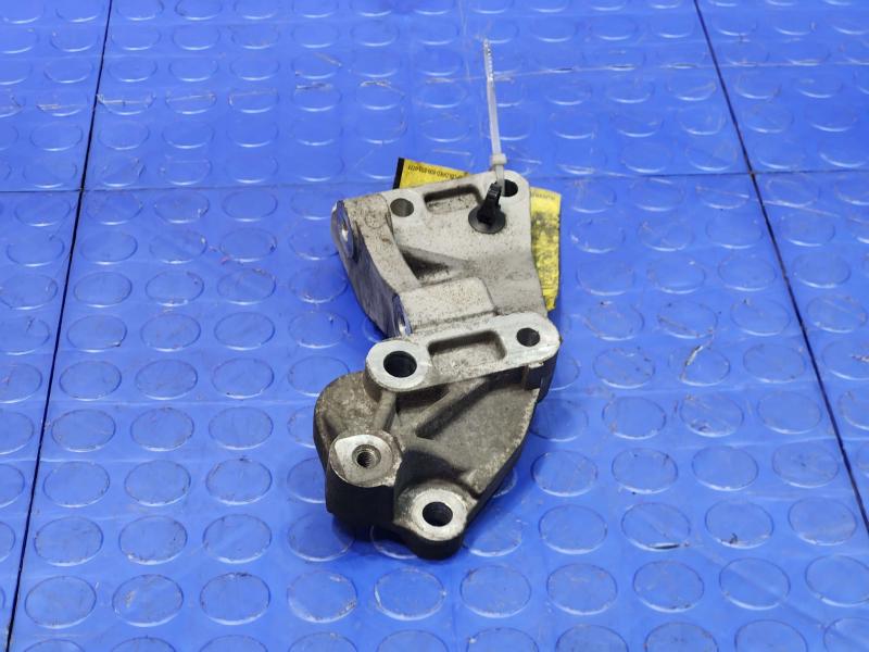 2018 Jeep Renegade Alternator Bracket