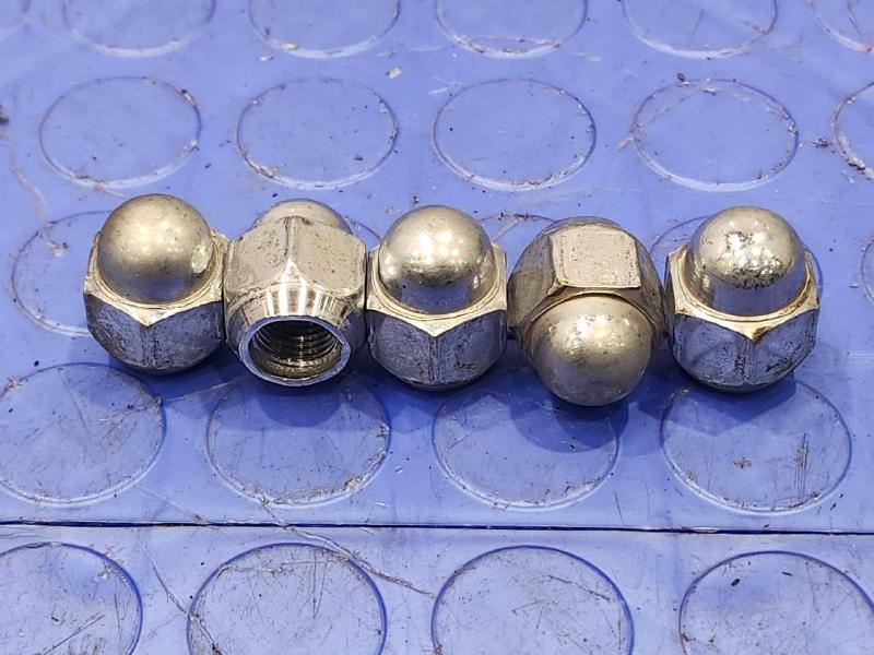 2018 Subaru Legacy Lug Nuts