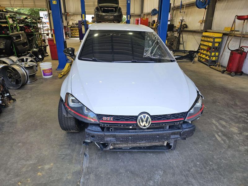 2017 Volkswagen Golf GTI Fender