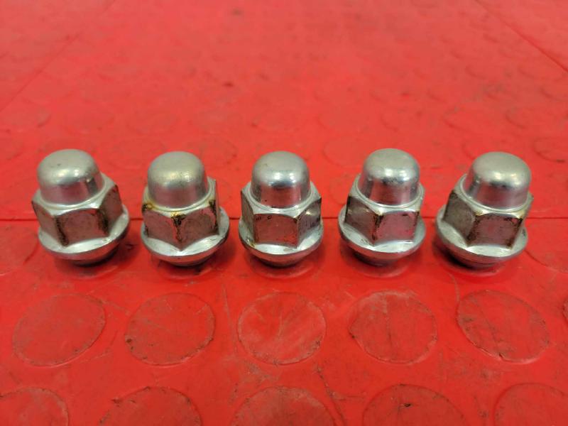 2018 Kia Forte Lug Nuts
