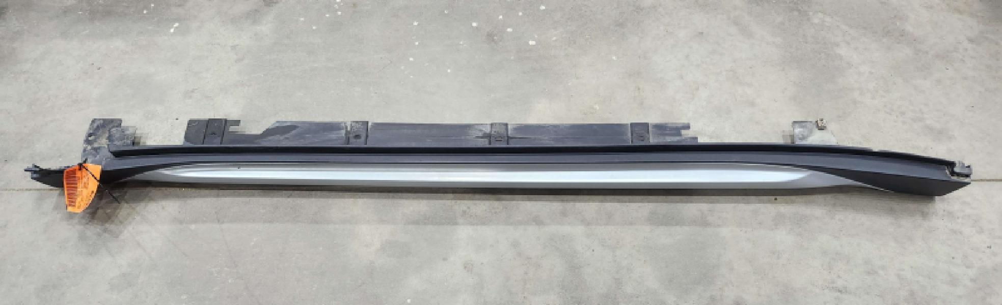 2017 BMW X1 Rocker Moulding