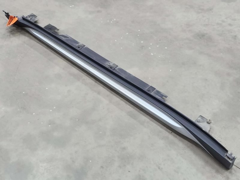 2017 BMW X1 Rocker Moulding