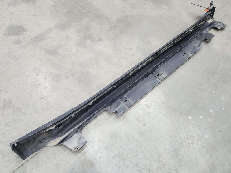 2017 BMW X1 Rocker Moulding