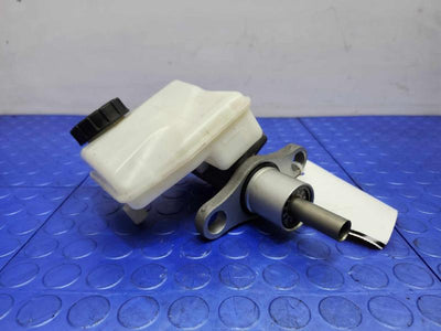 2017-2018 Volvo S90 V90 Brake Master Cylinder Assembly Genuine OEM 360125256