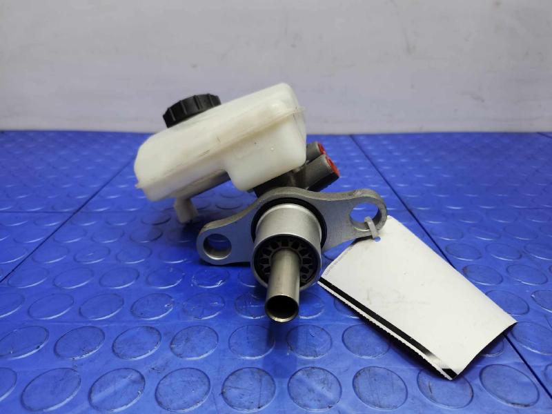 2017-2018 Volvo S90 V90 Brake Master Cylinder Assembly Genuine OEM 360125256