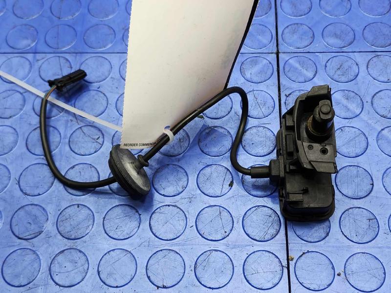 2012 Volkswagen Jetta Fuel Tank Door