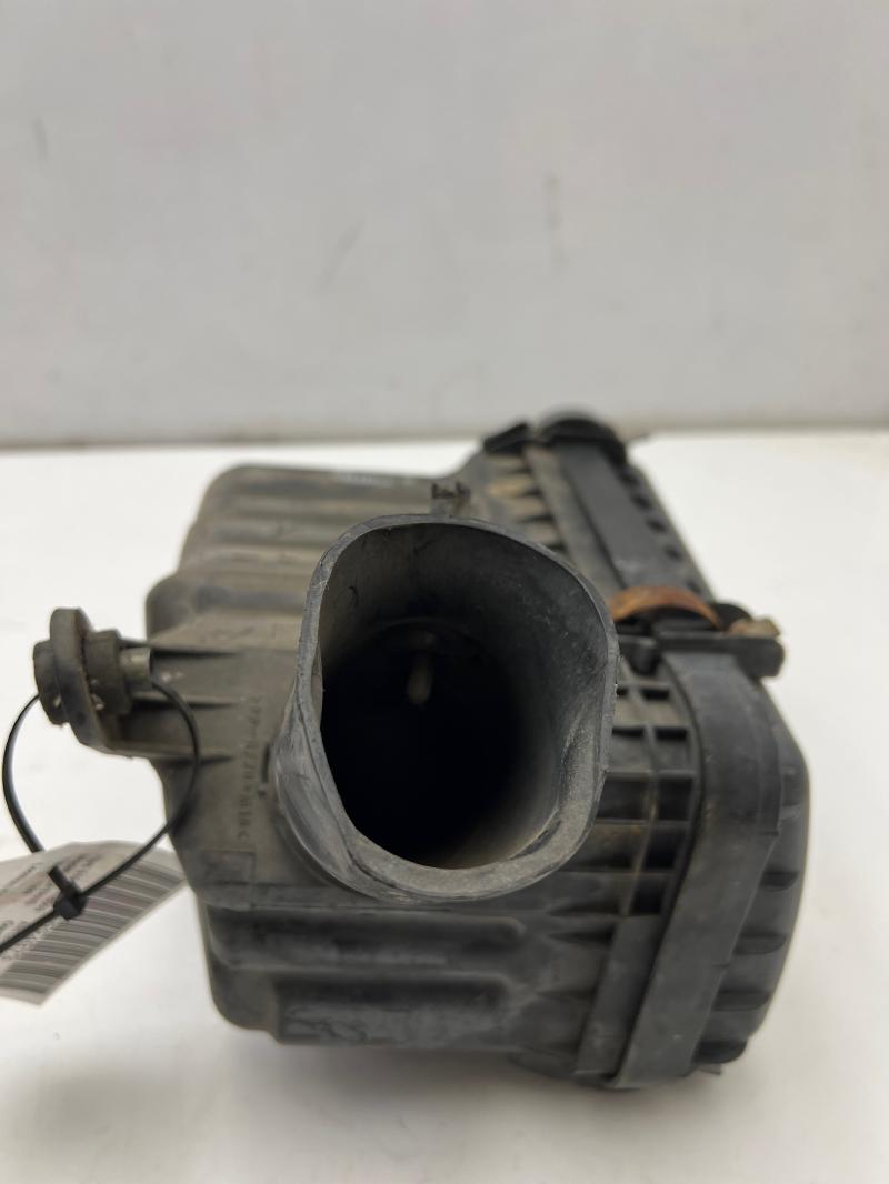 1999 Saturn Cpe Air Cleaner