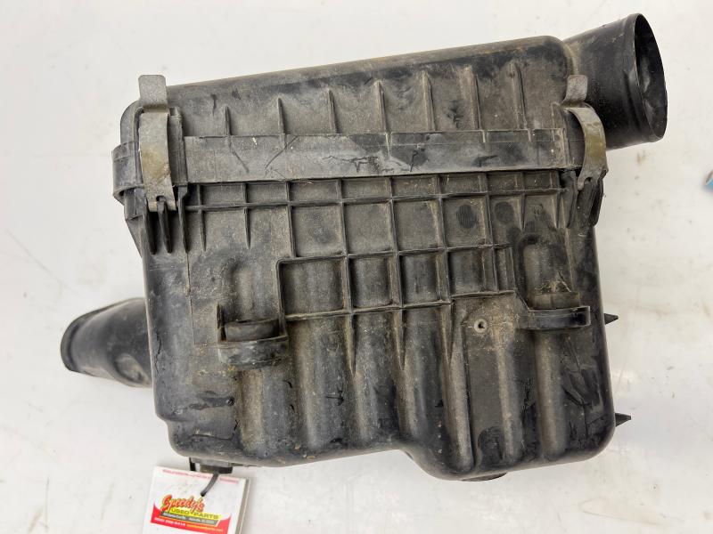 1999 Saturn Cpe Air Cleaner