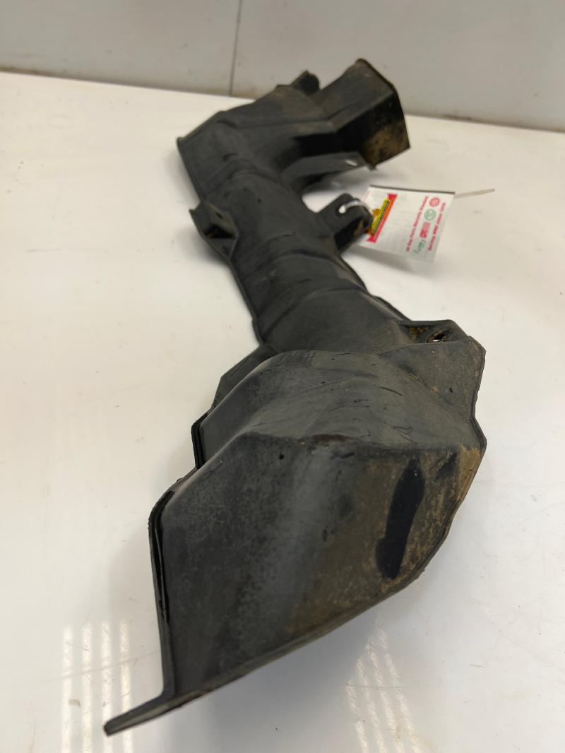 2000 - 2004 Nissan Xterra Fuel Filler Neck Dust Cover Protector OEM 17290-7Z000